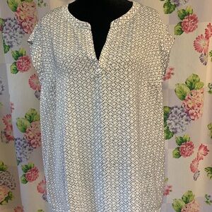 Hilary Radley Women's Black and White Patterned Blouse